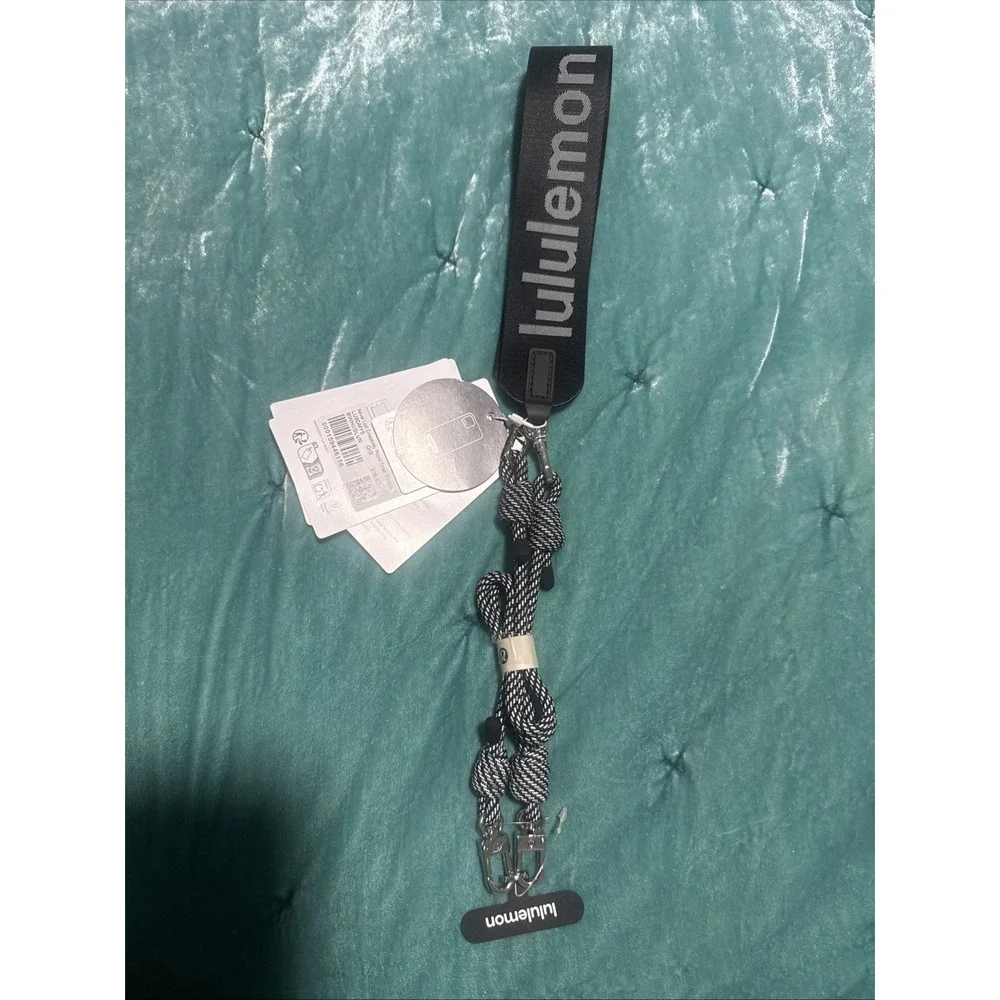 Lululemon Never Lost Crossbody Phone Strap Paracord Black White NWT